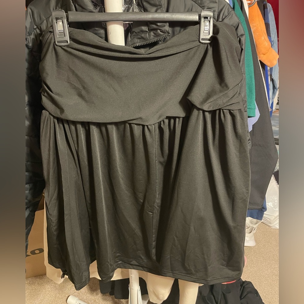 Emery Rose from SHEIN black strapless dress